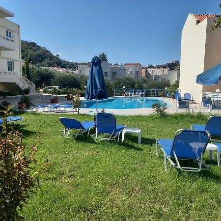 Michalis Litinas Apartments Agia Marina المظهر الخارجي الصورة