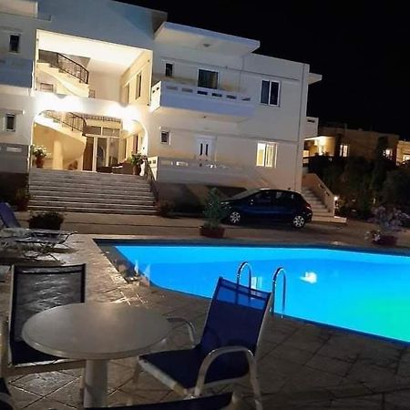 Michalis Litinas Apartments Agia Marina المظهر الخارجي الصورة