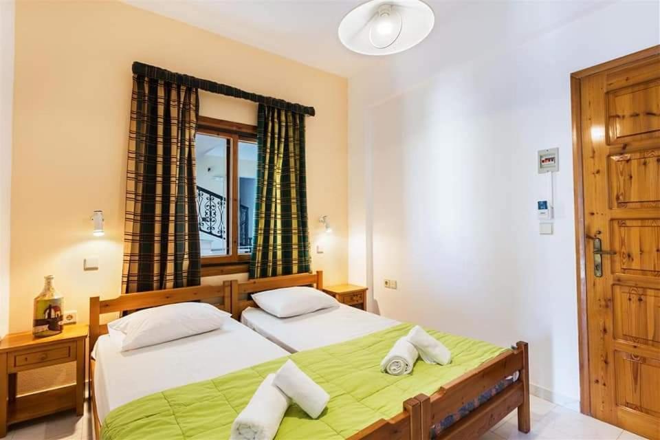 Michalis Litinas Apartments Agia Marina المظهر الخارجي الصورة
