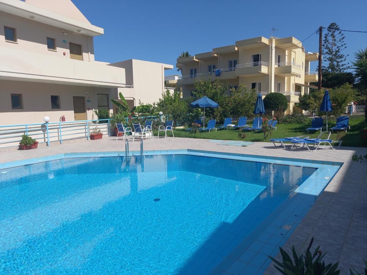 Michalis Litinas Apartments Agia Marina المظهر الخارجي الصورة