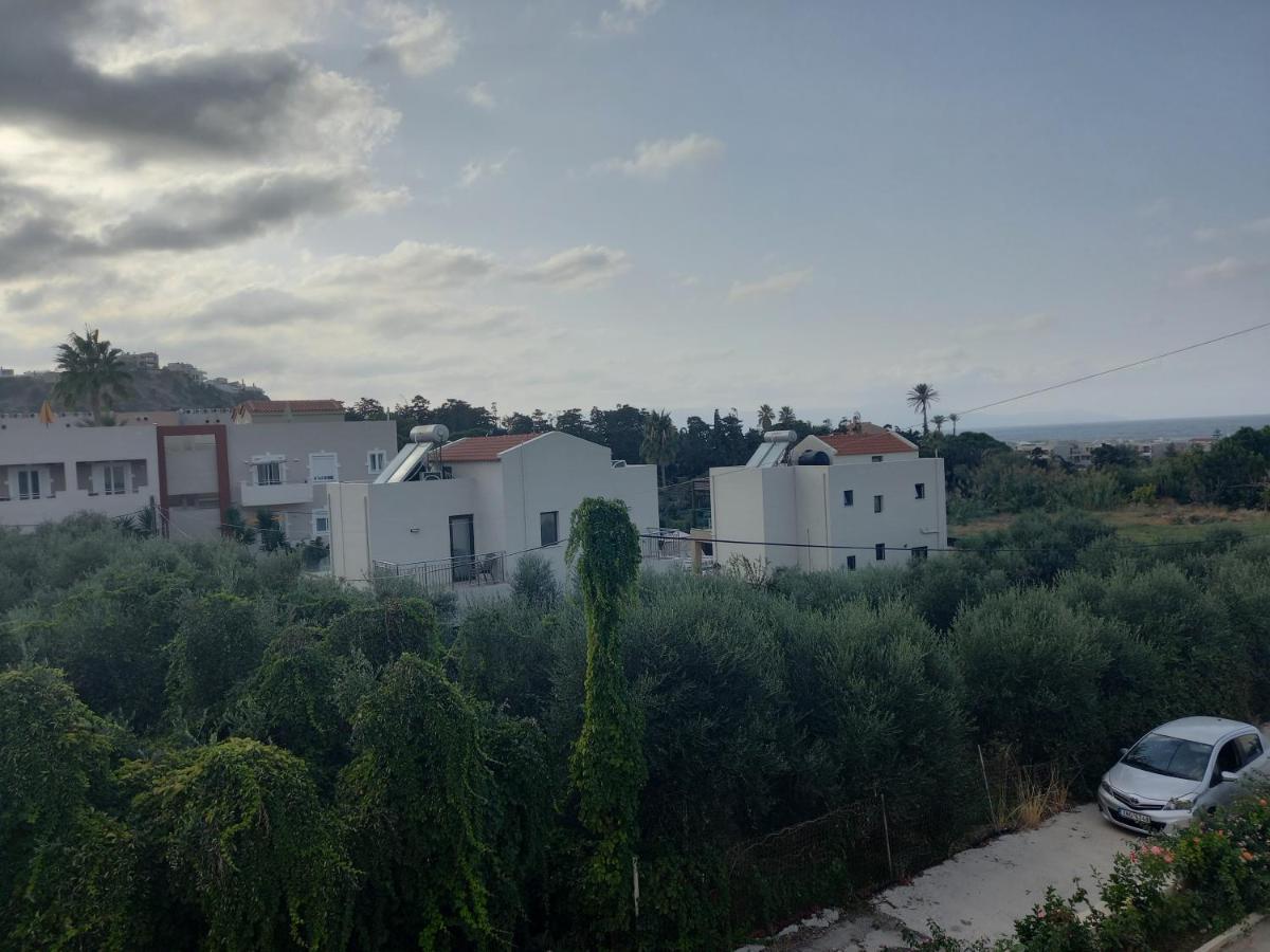 Michalis Litinas Apartments Agia Marina المظهر الخارجي الصورة