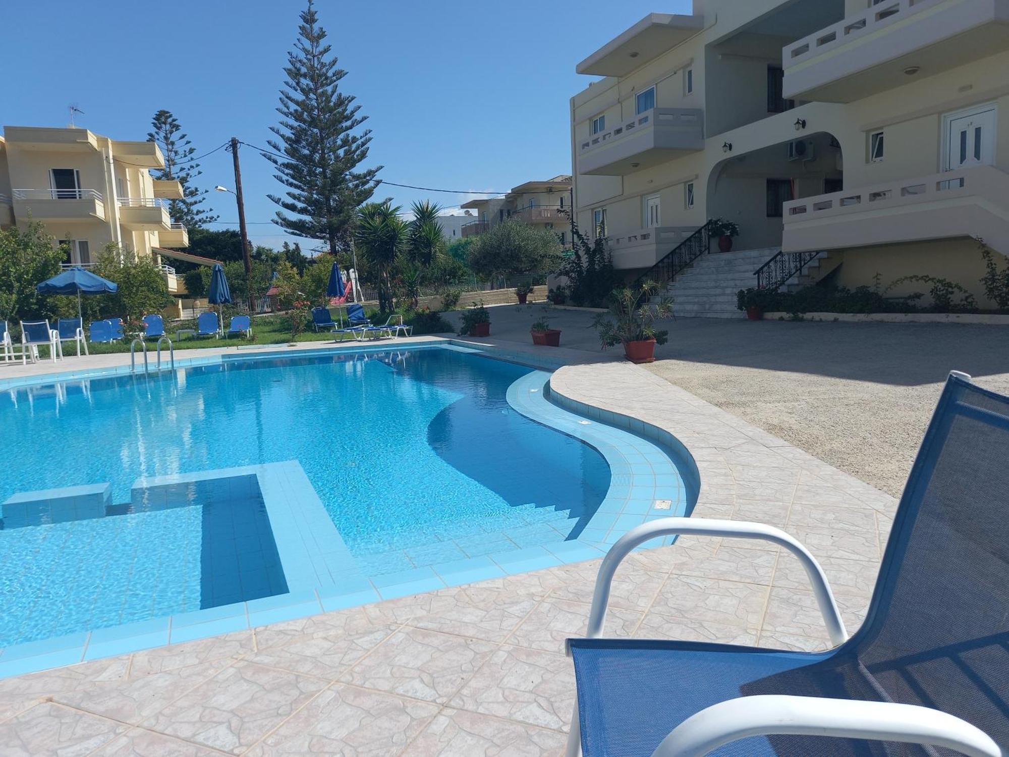 Michalis Litinas Apartments Agia Marina المظهر الخارجي الصورة